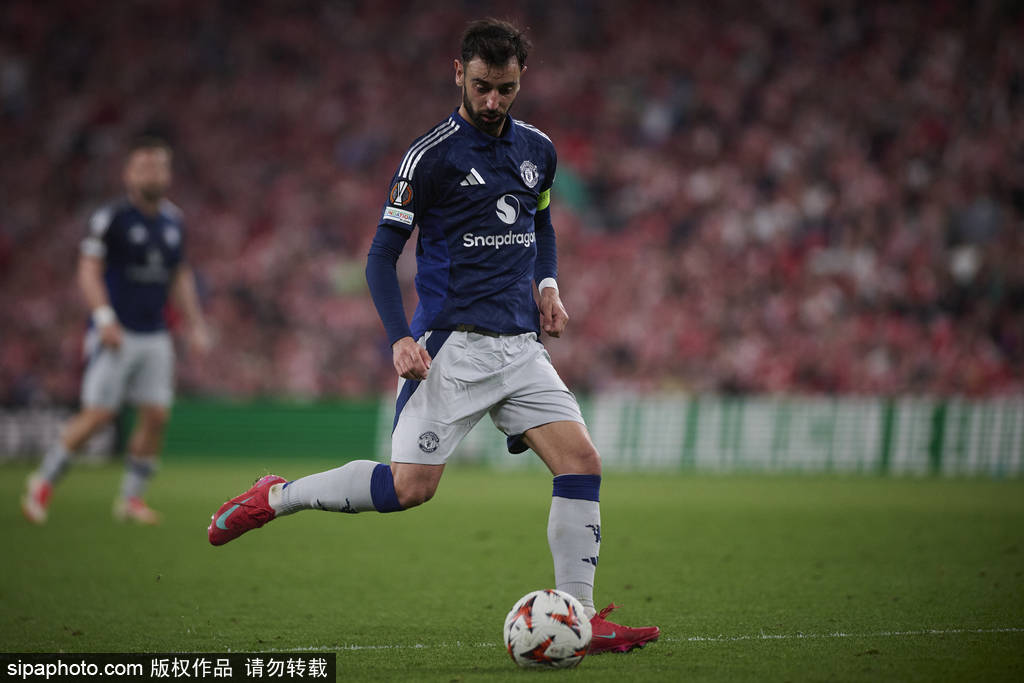 介绍个信用网网址_欧联-B费双响卡塞米罗破门 曼联3-0十人毕巴占先机