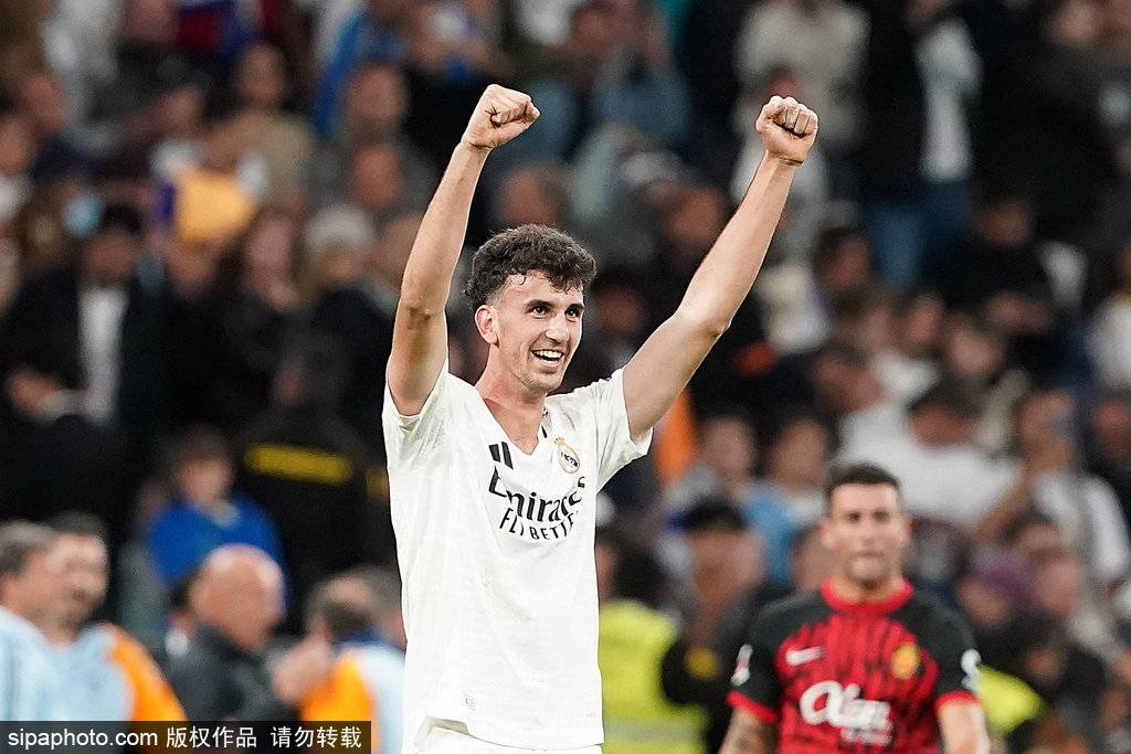 正版皇冠信用网_西甲-姆巴佩破门小将拉蒙读秒绝杀 皇马2-1落后巴萨4分