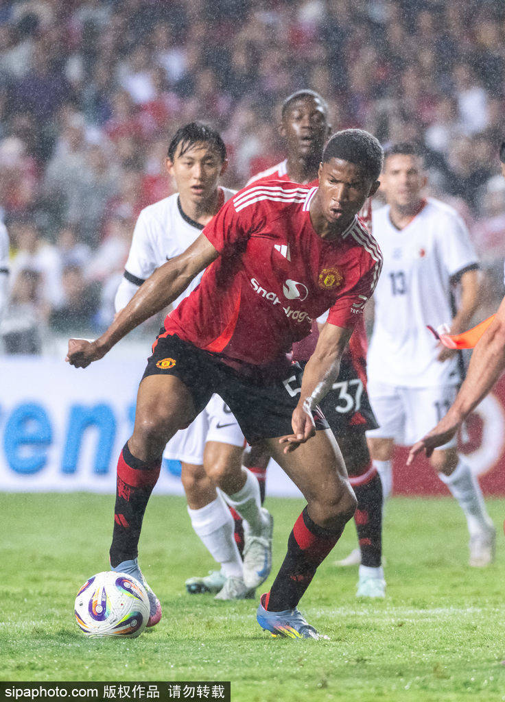 皇冠信用网可以占几成_年薪2500万镑？奥斯梅恩：不去皇冠信用网可以占几成！曼联锋线真命天子是他？