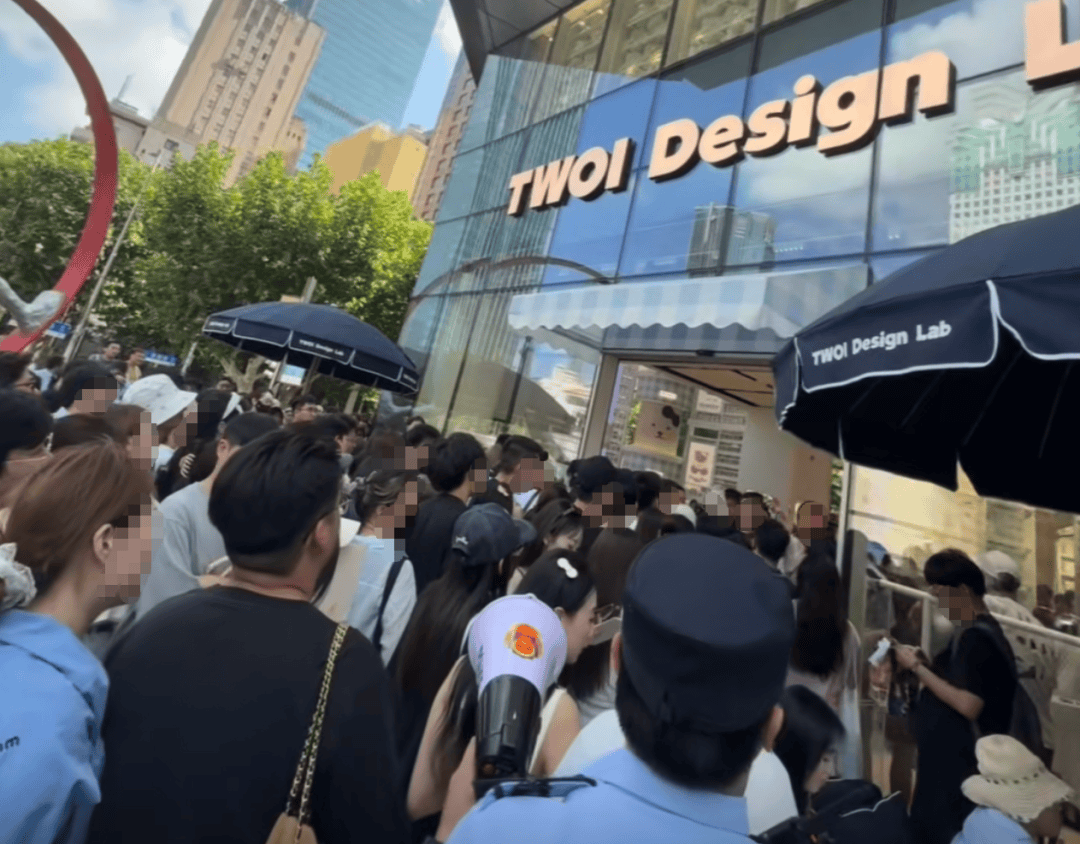 皇冠信用網代理申请_开业第一天就闭店！人多到崩溃皇冠信用網代理申请，排队超8小时，品牌道歉，补偿方案公布！