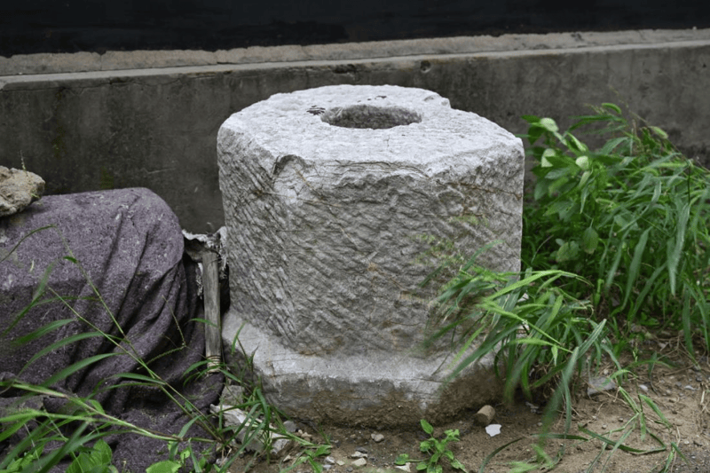 皇冠登1登2登3出租_北京朝阳某小区发现石马 文物专家现场鉴定