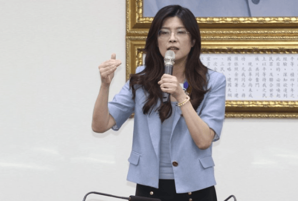 皇冠2登录welcome
_雁默：郑丽文胜出皇冠2登录welcome
，赵少康大败，国民党扶得上墙了吗？