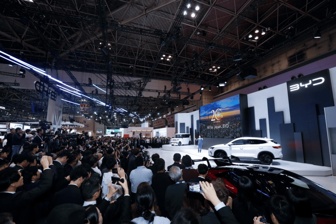 欧冠足球
_研发投入等于三大车企之和 比亚迪的技术护城河有多深欧冠足球
?