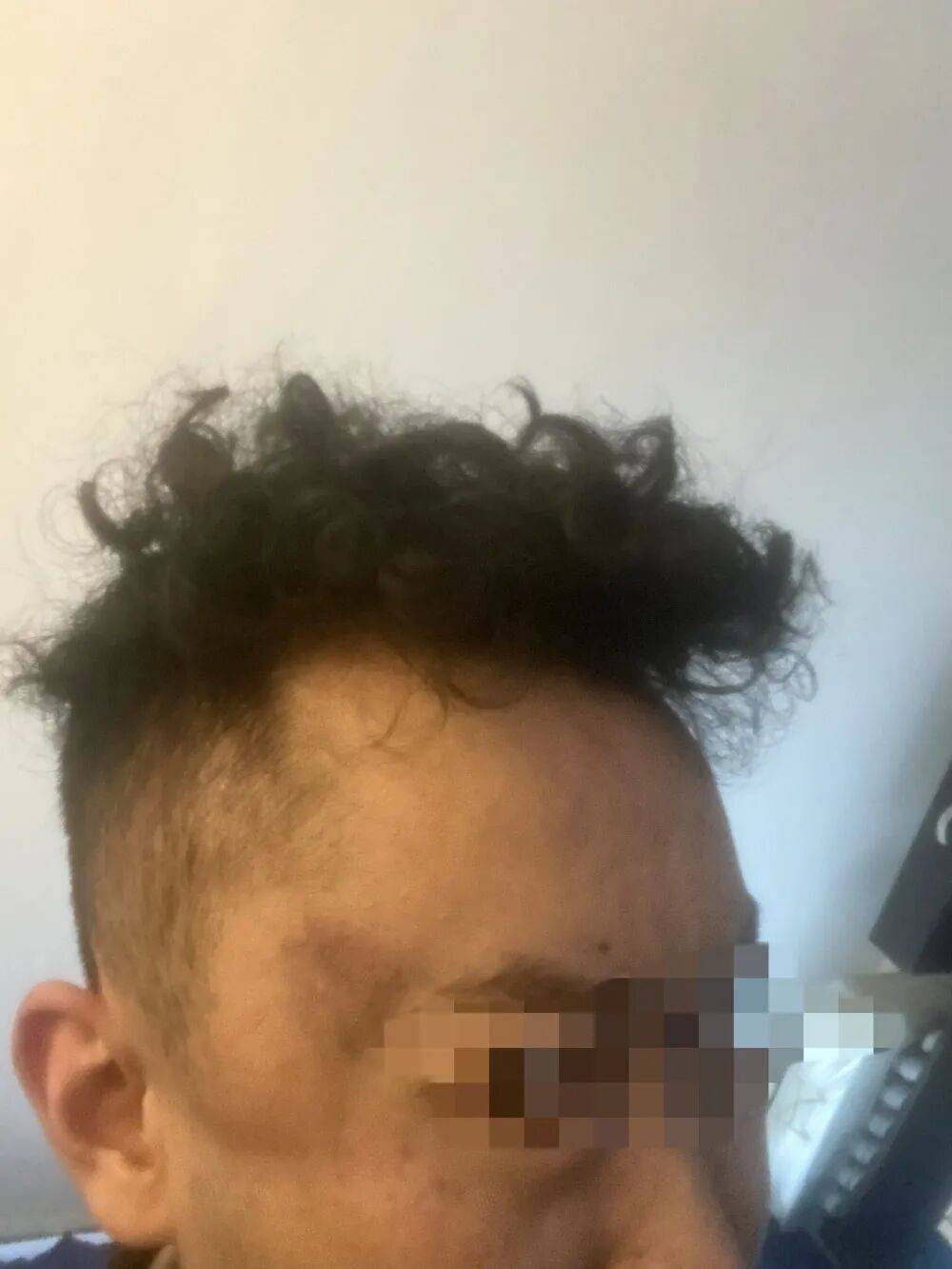 皇冠信用盘平台
_母亲派出所里遭民警责骂皇冠信用盘平台
，男子插话后被拖进女厕群殴！涉案警员公开受审