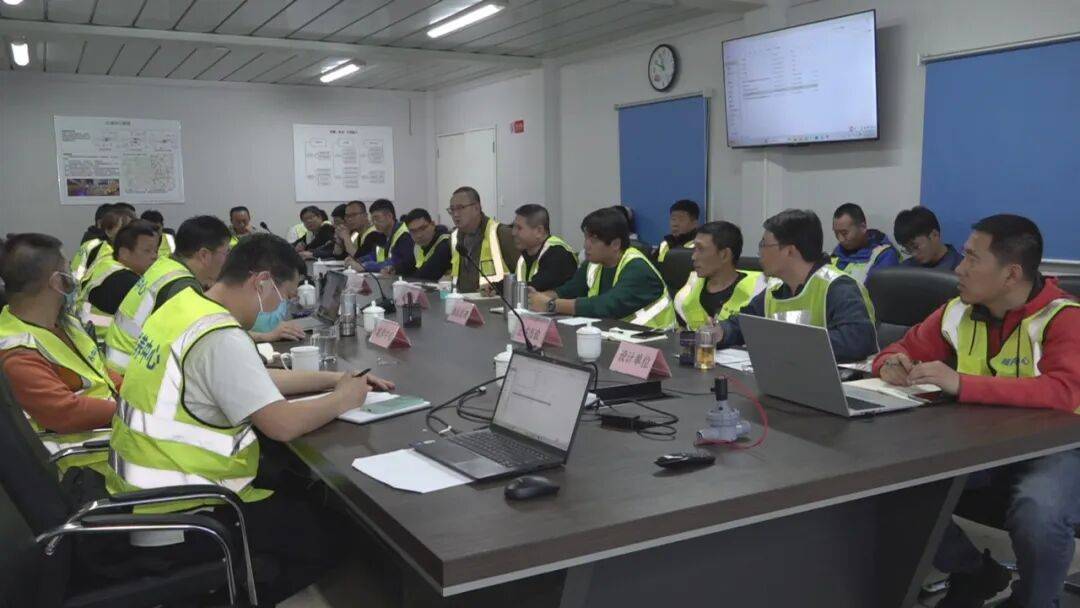 hga035会员注册
_一夜之间hga035会员注册
,铺完8000吨沥青!北京这段路让全网惊叹,获外交部点赞