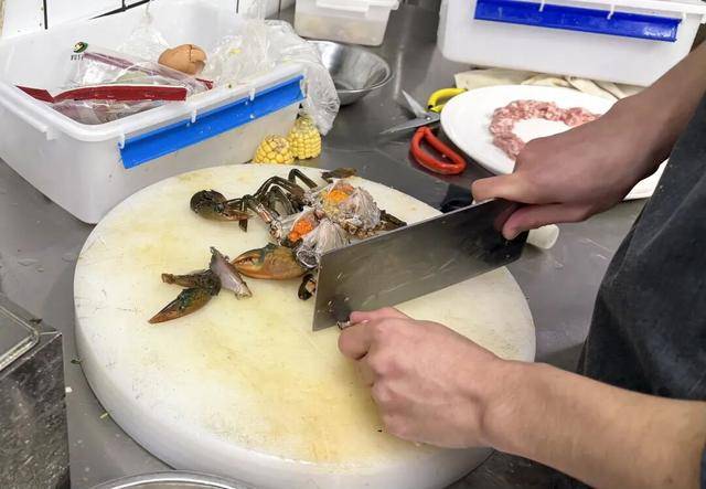 皇冠信用网在线开户_闵行夜查皇冠信用网在线开户！上海禁令下仍有商家自制售卖生腌