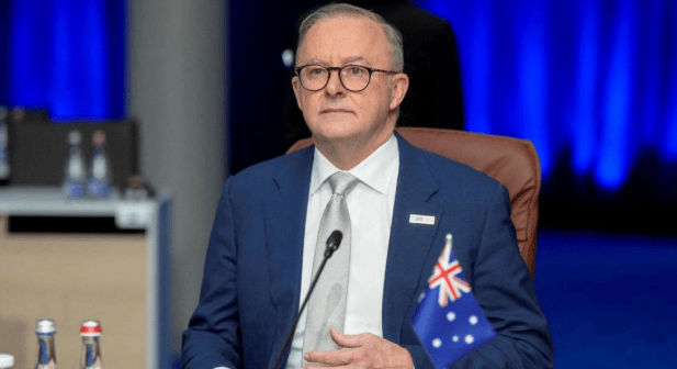 皇冠信用网会员开户_李显龙说对了!特朗普兵分两路皇冠信用网会员开户,收割中国资产,非要与中国硬碰硬?