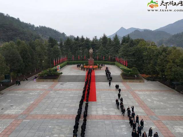 皇冠信用网庄家_今天皇冠信用网庄家,湖南省韶山管理局举行向毛泽东同志铜像敬献花篮仪式